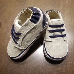 Robeez Tyler low tops,cool grey